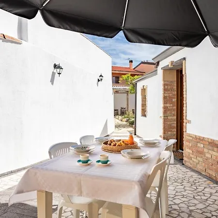 Apartment Way To The Sea - With Garden & Free Wifi Cabras